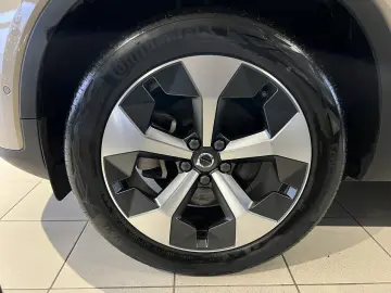 VOLVO XC40 B3 Plus Dark ACC BLIS 360  Pixel-LED Leder