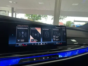 BMW 740 d xD M-Sport PANO-SKY ICONIC STHZG SOFT B&W