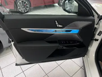 BMW 740 d xD M-Sport PANO-SKY ICONIC STHZG SOFT B&W