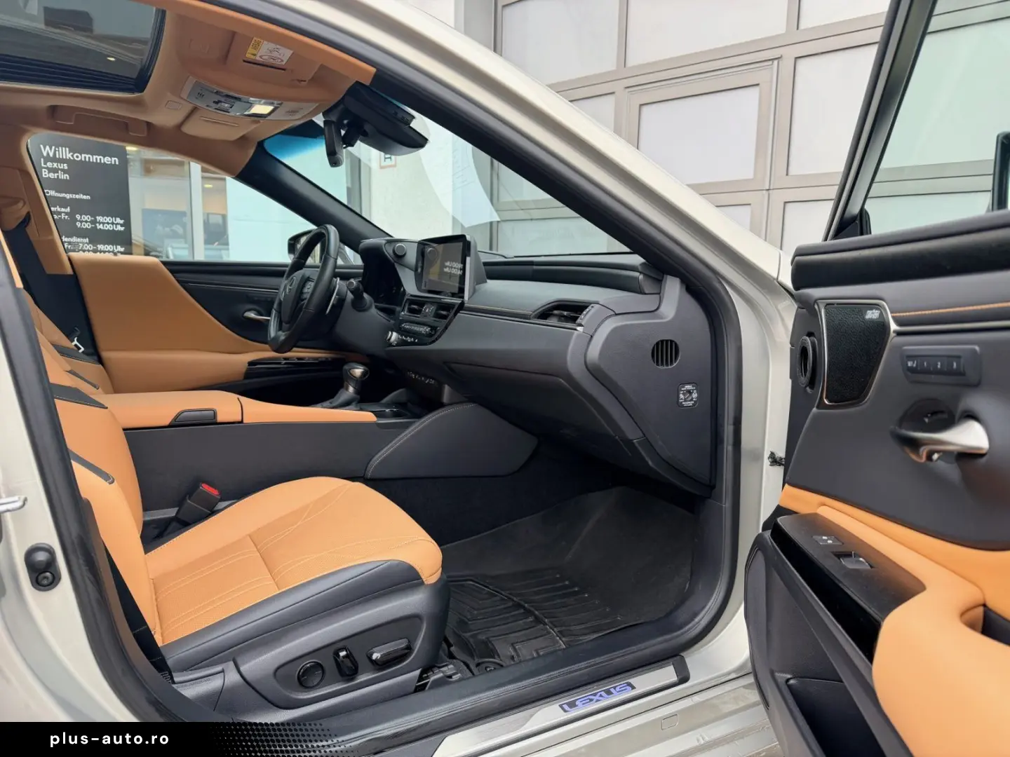 LEXUS ES 300h 2 5 HEV Luxury Line   Head-Up   360 Kame