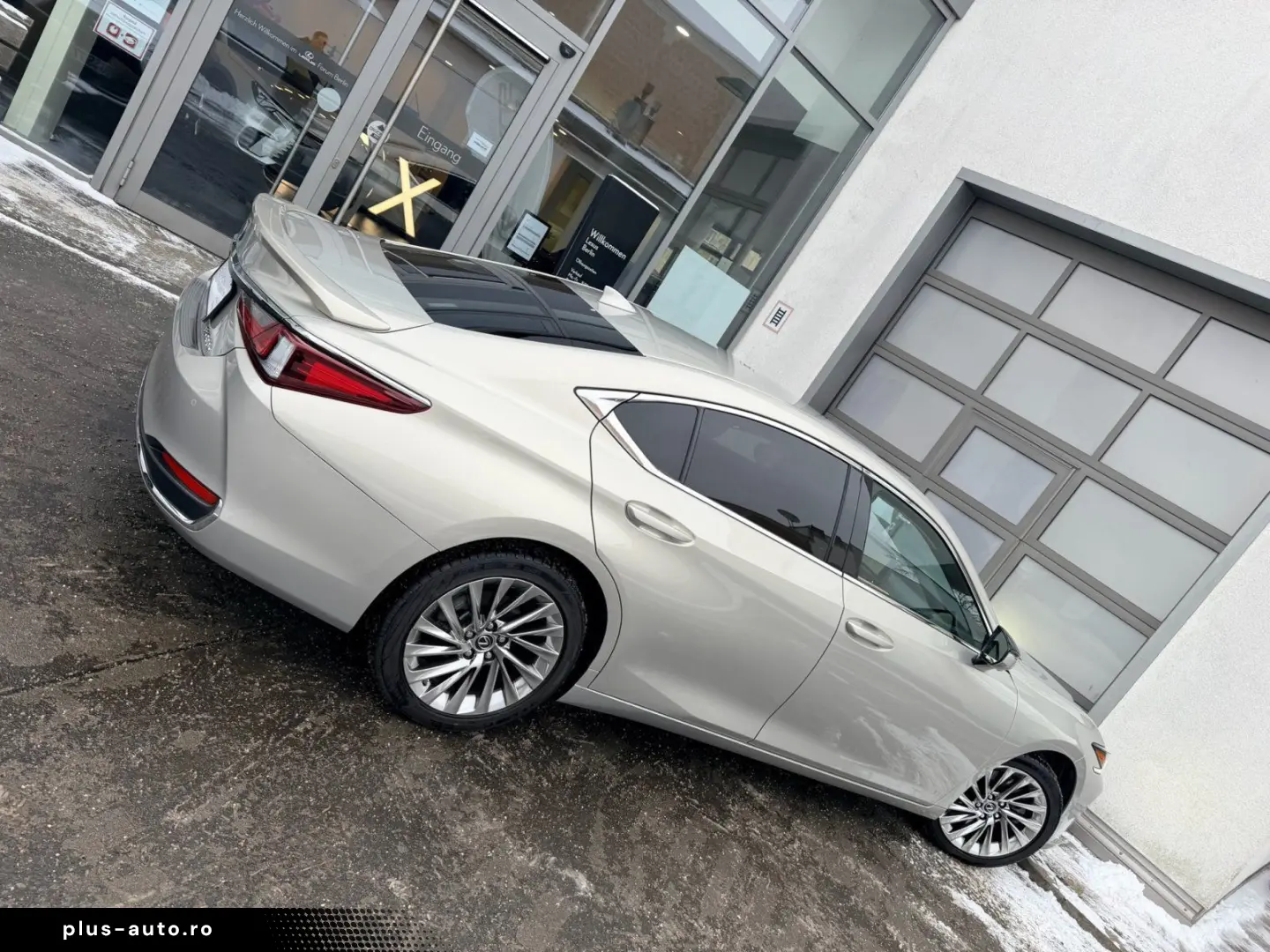 LEXUS ES 300h 2 5 HEV Luxury Line   Head-Up   360 Kame