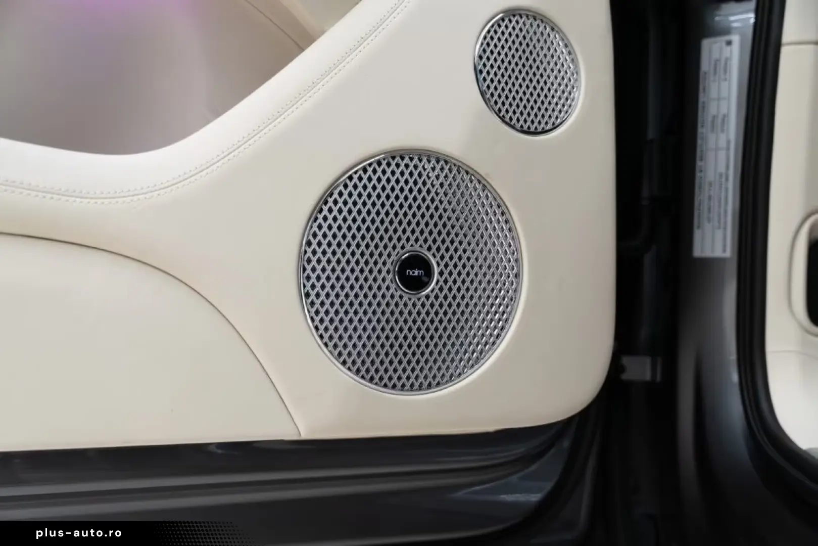 Bentley Bentayga V8 Atelier Edition