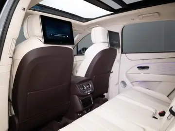 Bentley Bentayga V8 Atelier Edition