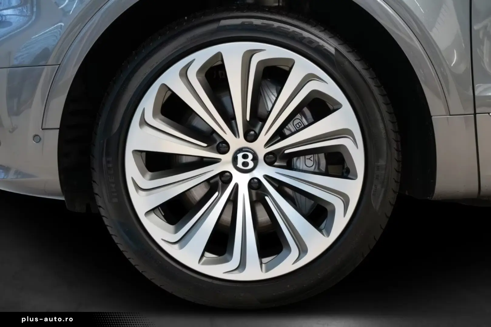 Bentley Bentayga V8 Atelier Edition