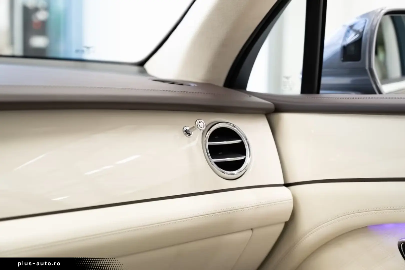 Bentley Bentayga V8 Atelier Edition