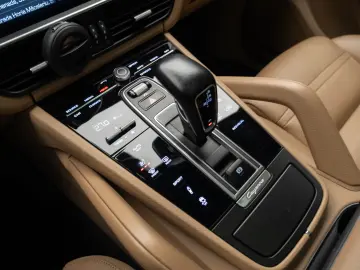 Porsche Cayenne Bose Pano R20 Sport Chrono