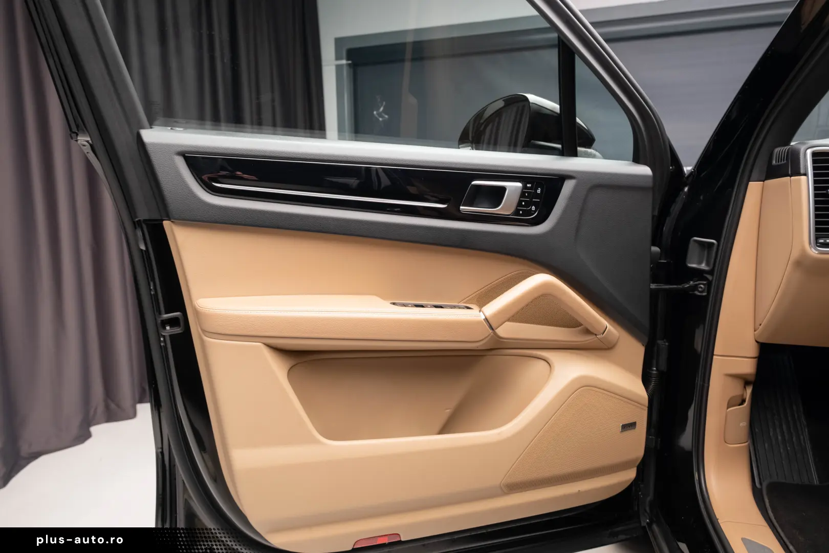 Porsche Cayenne Bose Pano R20 Sport Chrono