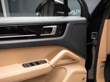 Porsche Cayenne Bose Pano R20 Sport Chrono