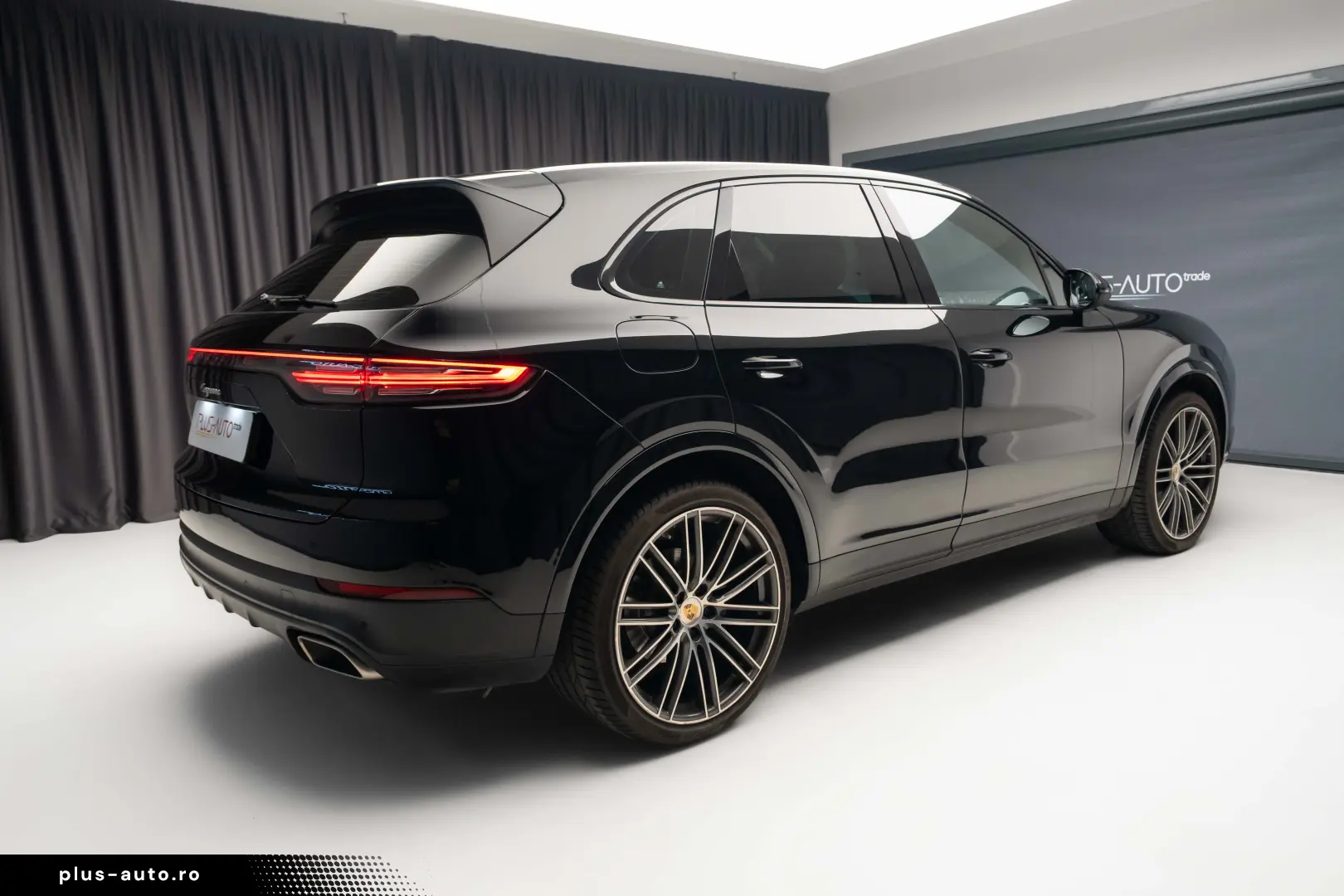Porsche Cayenne Bose Pano R20