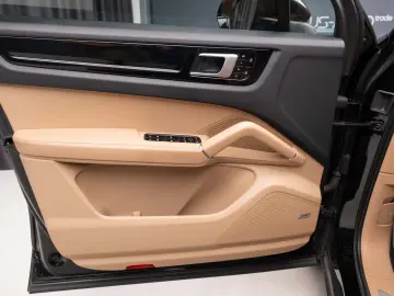 Porsche Cayenne Bose Pano R20