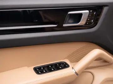 Porsche Cayenne Bose Pano R20