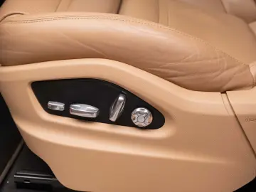 Porsche Cayenne Bose Pano R20