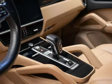 Porsche Cayenne Bose Pano R20