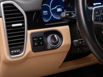 Porsche Cayenne Bose Pano R20