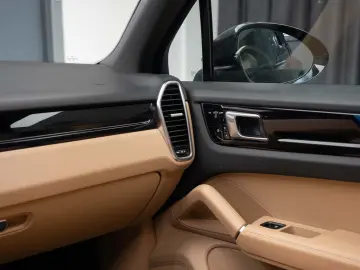 Porsche Cayenne Bose Pano R20