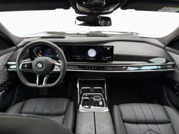 BMW 740d xDrive M Sport Pro Autobahnas LoungeSeating