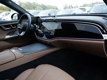 MERCEDES-BENZ E 200 AMG-Sport Super Pano Burm Night &hellip;