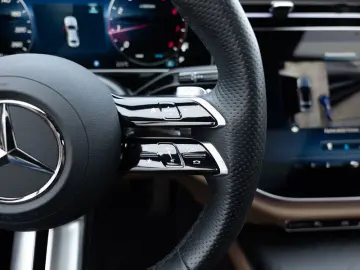 MERCEDES-BENZ E 200 AMG-Sport Super Pano Burm Night &hellip;