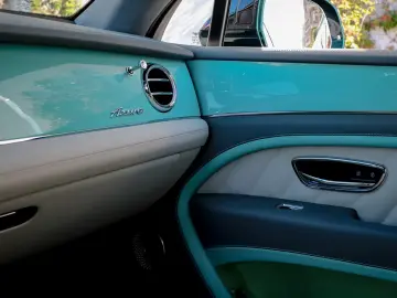 Bentley Bentayga Azure  Art Deco  (1 of 3) V8 4.0 550hp