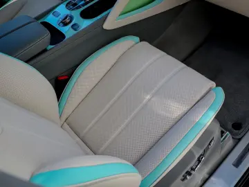 Bentley Bentayga Azure  Art Deco  (1 of 3) V8 4.0 550hp