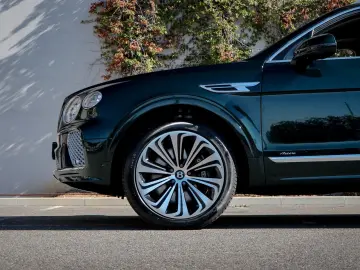 Bentley Bentayga Azure  Art Deco  (1 of 3) V8 4.0 550hp