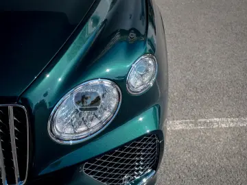 Bentley Bentayga Azure  Art Deco  (1 of 3) V8 4.0 550hp