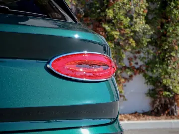 Bentley Bentayga Azure  Art Deco  (1 of 3) V8 4.0 550hp