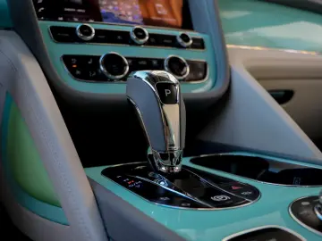 Bentley Bentayga Azure  Art Deco  (1 of 3) V8 4.0 550hp