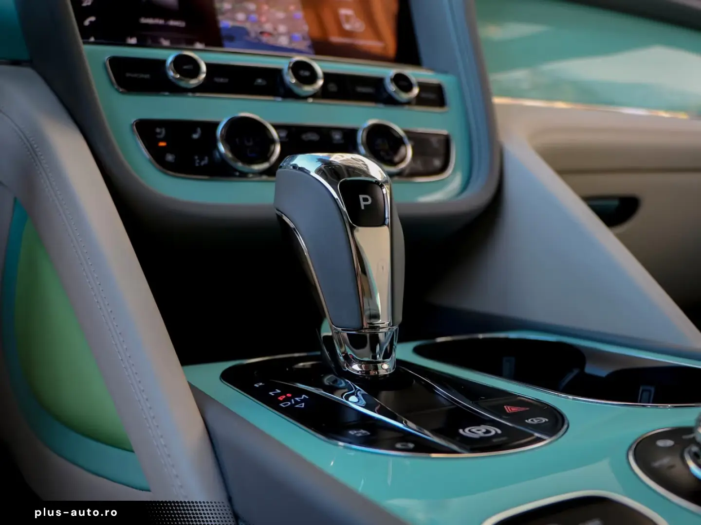 Bentley Bentayga Azure  Art Deco  (1 of 3) V8 4.0 550hp