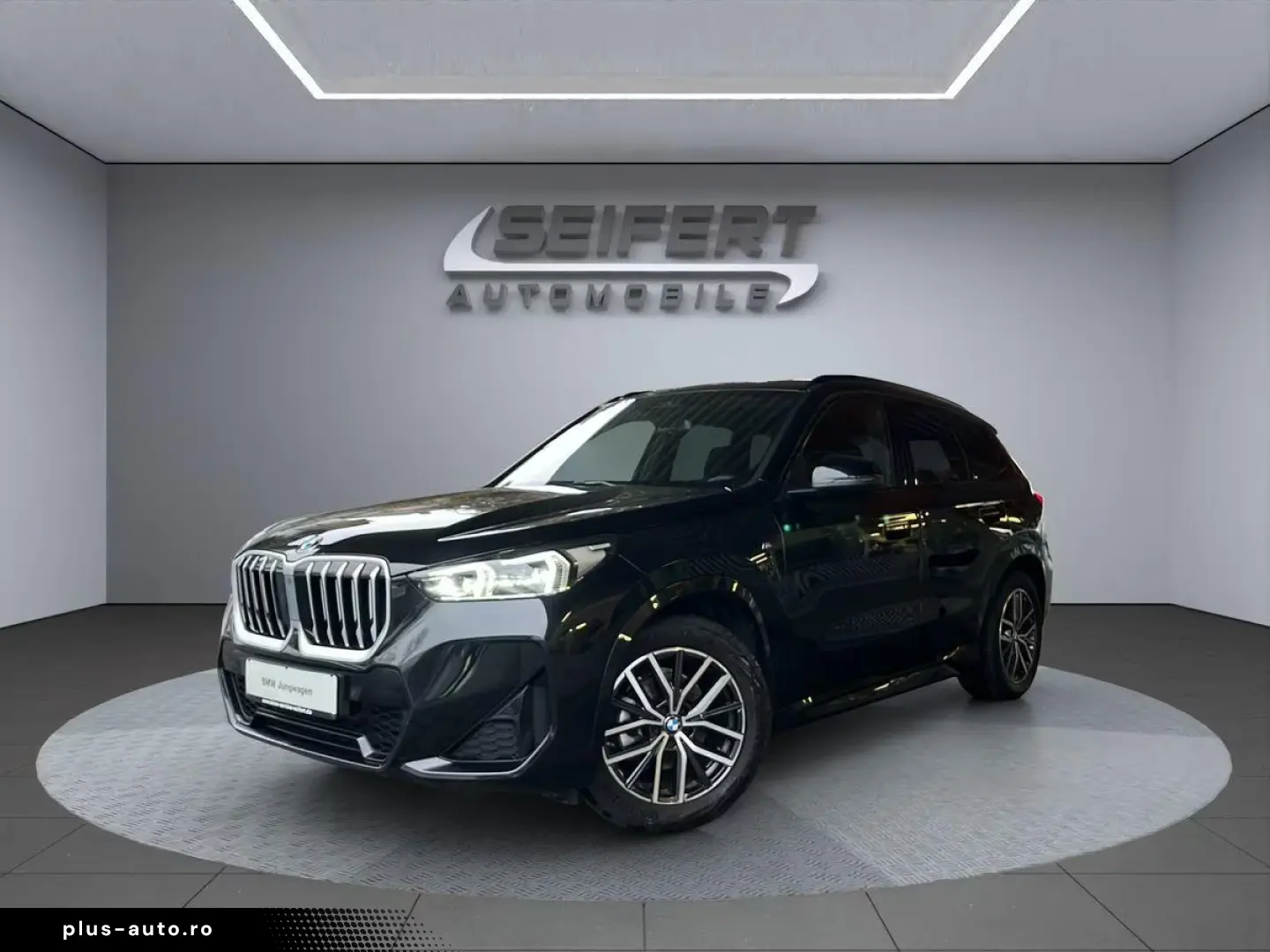BMW X1 sDrive18i M-SPORT   AHK   PANO