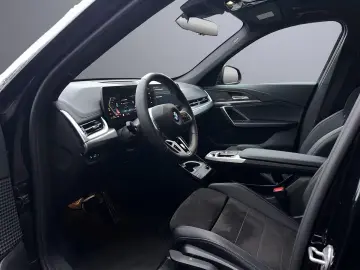 BMW X1 sDrive18i M-SPORT   AHK   PANO