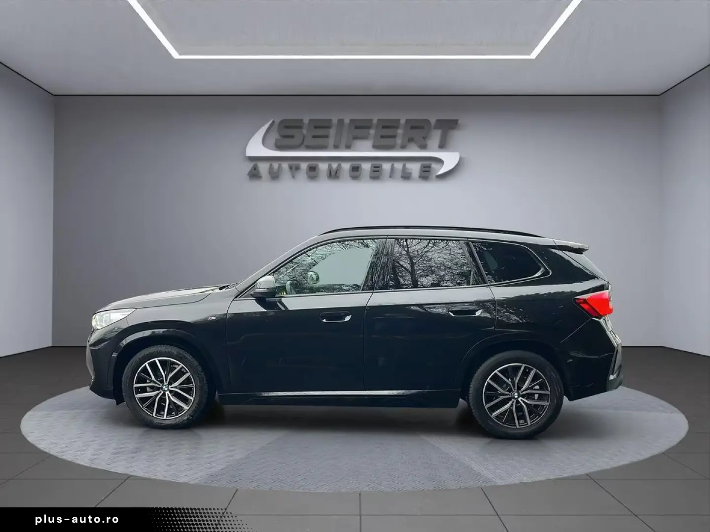 BMW X1 sDrive18i M-SPORT   AHK   PANO