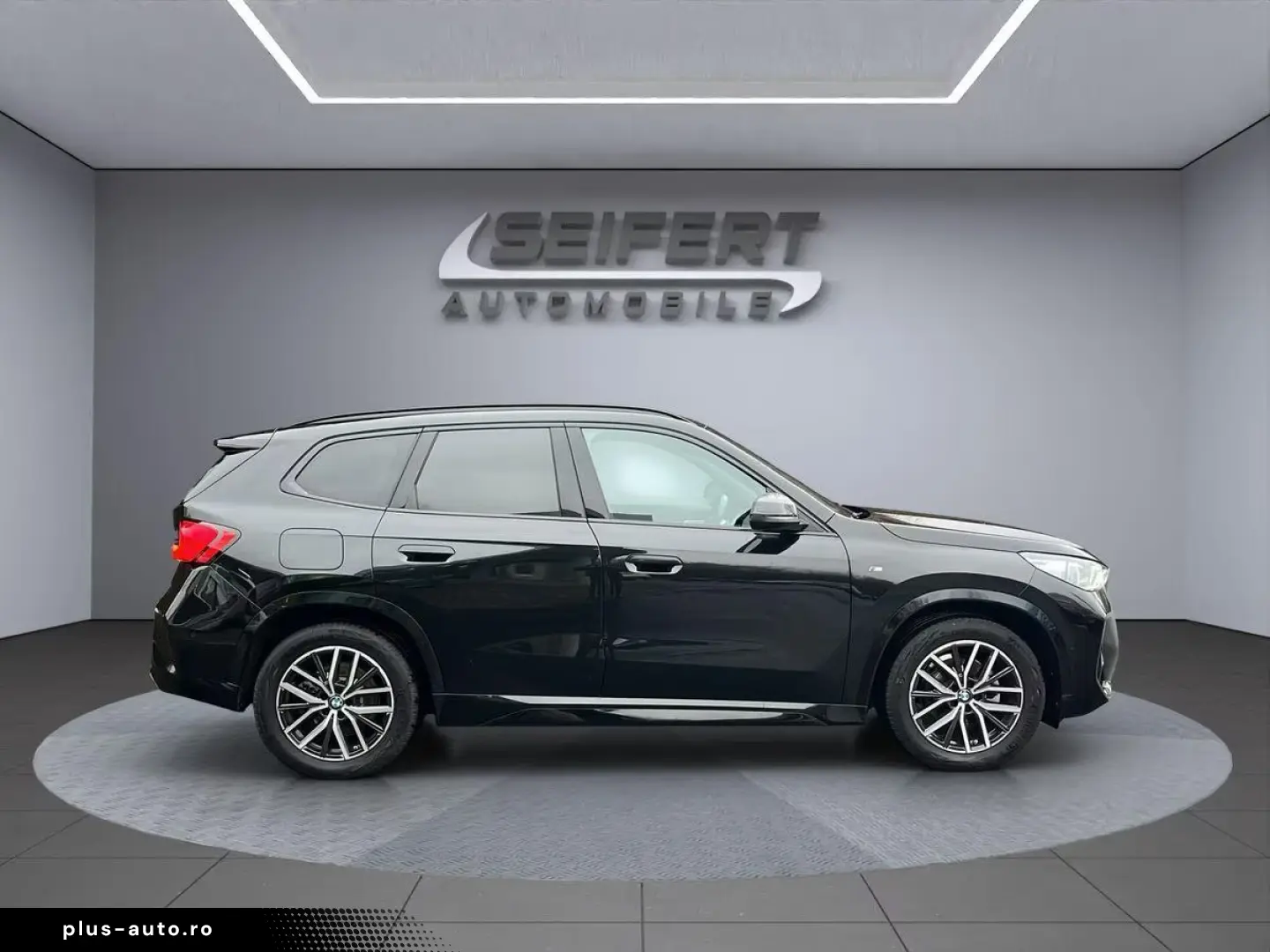 BMW X1 sDrive18i M-SPORT   AHK   PANO