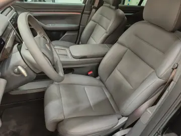 NIO EL8 Executive 100kWh 22  AHK Premium NOMI BaaS