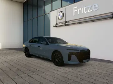 BMW 740 d xDrive  M-Sport StandHZG AHK Massagesitze