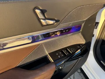 BMW 740 d xDrive  M-Sport StandHZG AHK Massagesitze