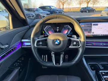 BMW 740 d xDrive  M-Sport StandHZG AHK Massagesitze