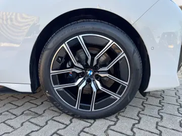 BMW 740 d xDrive  M-Sport StandHZG AHK Massagesitze