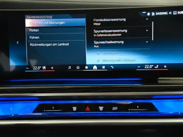 BMW 740d xDrive M Sport Pro ACC LED Pano HUD B&W