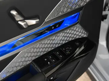 BMW 740d xDrive M Sport Pro ACC LED Pano HUD B&W