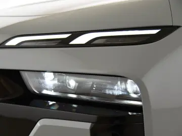 BMW 740d xDrive M Sport Pro ACC LED Pano HUD B&W