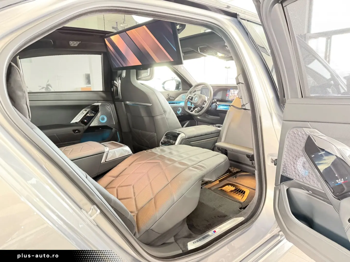 BMW M760e xDrive Two Tone Individual 3xTV SkyLounge