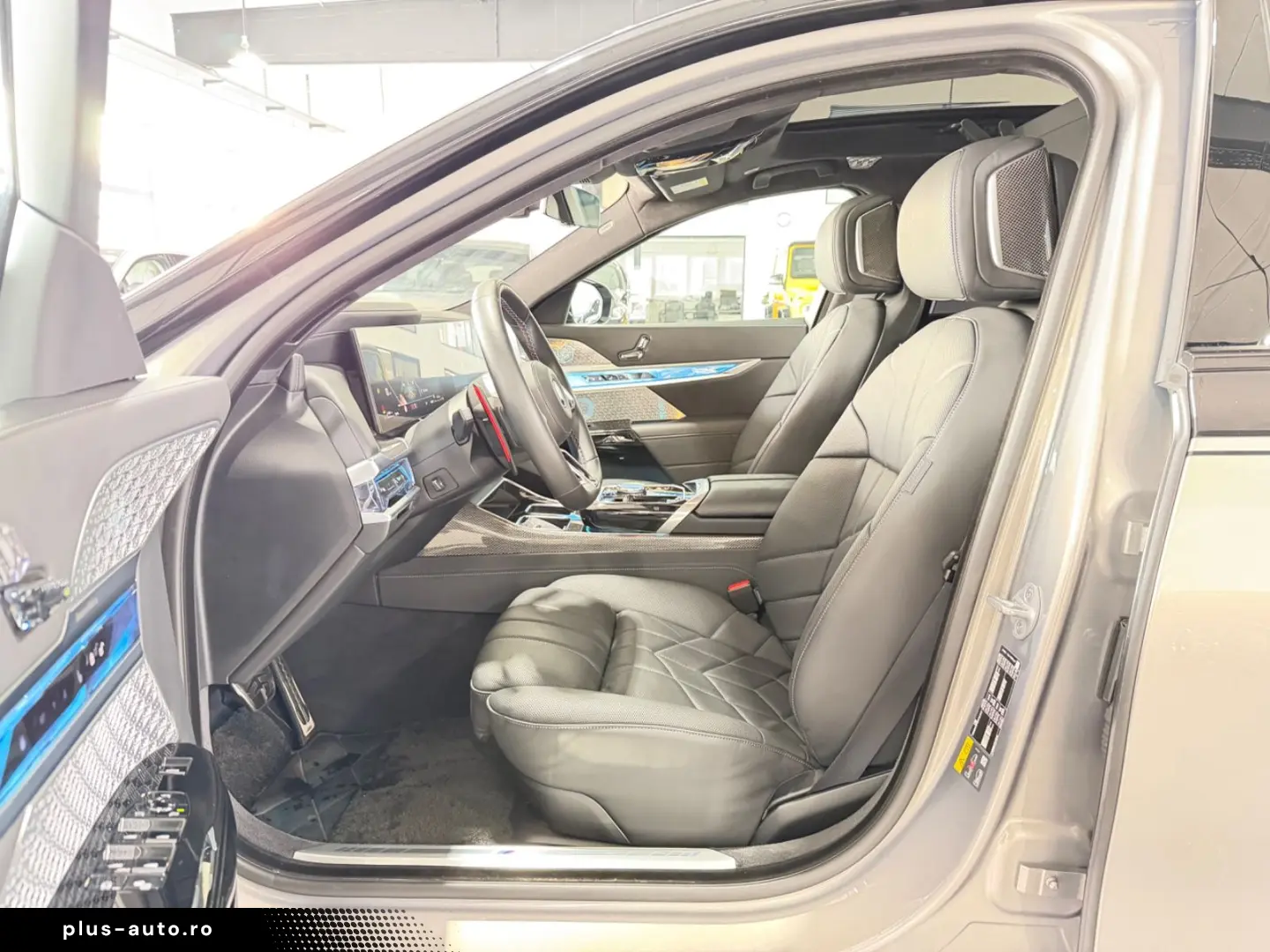 BMW M760e xDrive Two Tone Individual 3xTV SkyLounge