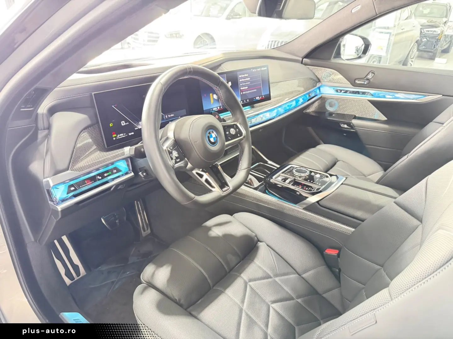 BMW M760e xDrive Two Tone Individual 3xTV SkyLounge