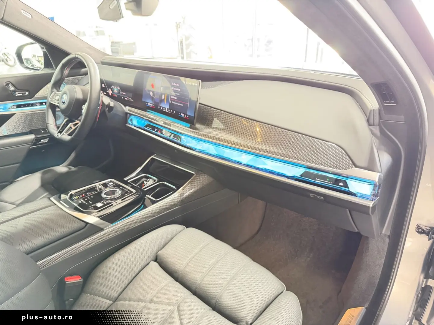 BMW M760e xDrive Two Tone Individual 3xTV SkyLounge