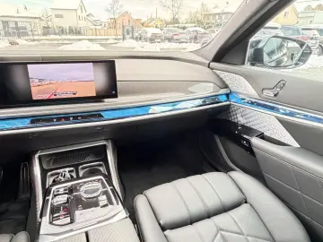 BMW M760e xDrive Two Tone Individual 3xTV SkyLounge