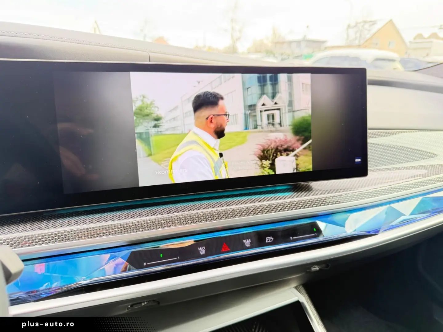 BMW M760e xDrive Two Tone Individual 3xTV SkyLounge