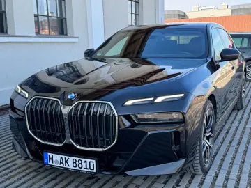 BMW 740d xDrive M Sport Executive Sky Lounge Massage