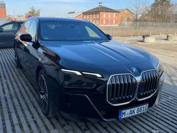 BMW 740d xDrive M Sport Executive Sky Lounge Massage