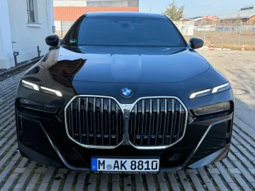 BMW 740d xDrive M Sport Executive Sky Lounge Massage